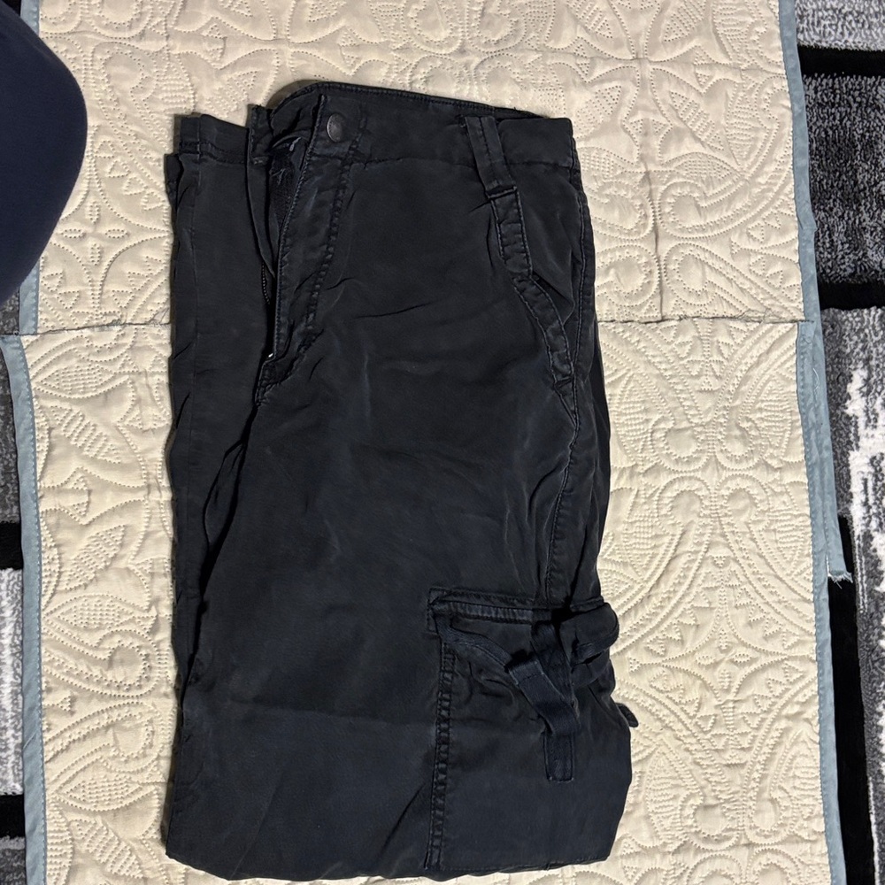 American Eagle Outfitters Women's Black Cargo Jeans